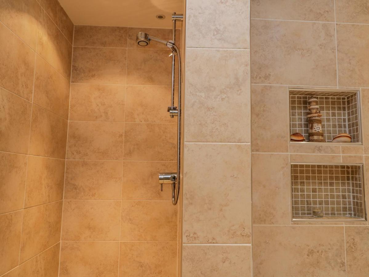 Apartment 6 ウィットビー エクステリア 写真
